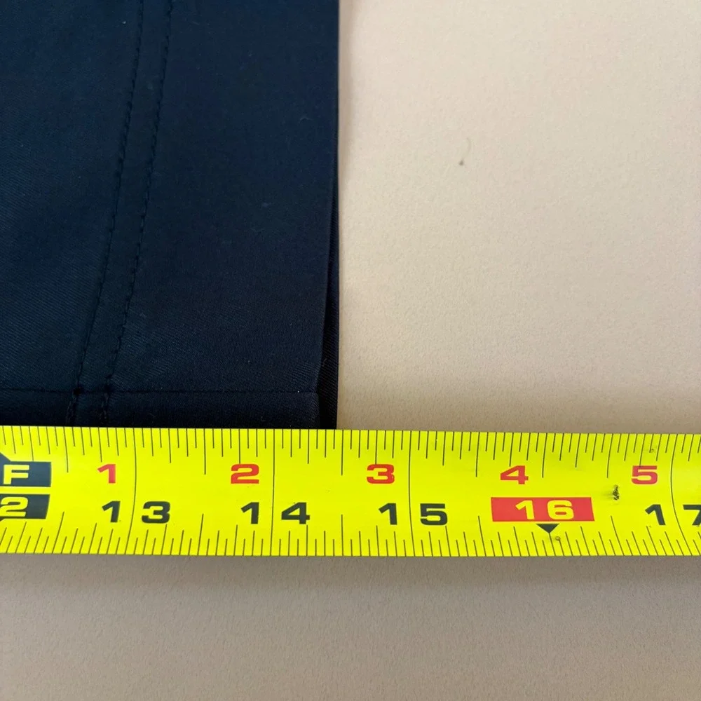 IZOD Golf Womens Black Swingflex Stretch Bermuda Shorts UPF 50 Size 2 NEW - Picture 8 of 13